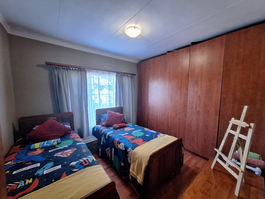 6 Bedroom Property for Sale in Olifantsnek North West